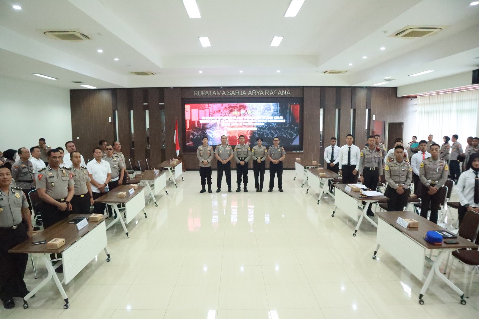 Polres Gresik Terima 15 Taruna Akpol Angkatan 58, Kapolres Tekankan Penguatan Pengalaman Lapangan