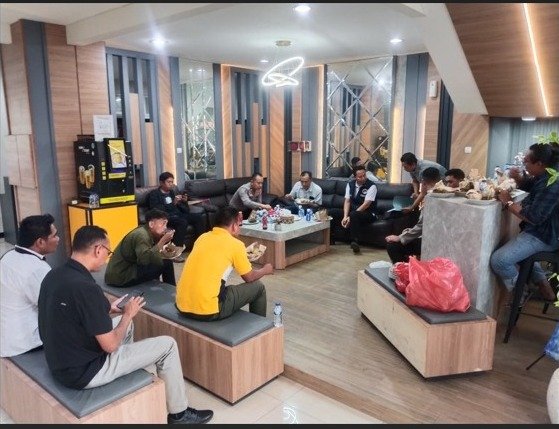 Ngopi Bareng Media, Kapolres Gresik Ajak Jaga Kamtibmas Lewat Media