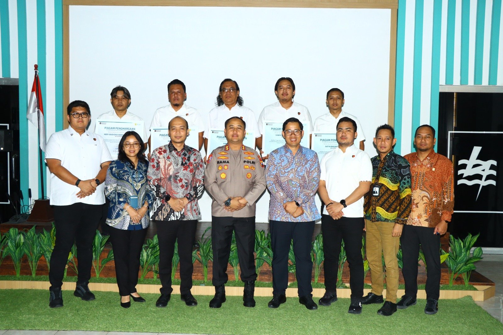 Polres Gresik Terima Penghargaan Tertinggi dari PLN UID Jawa Timur Usai Ungkap Kasus Pencurian Kabel Listrik