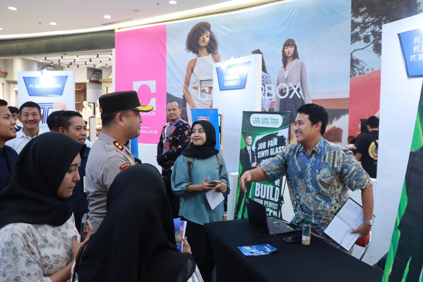 Dahlan Iskan Apresiasi Layanan SKCK Jemput Bola Polres Gresik di Job Fair Tematik 2026, Sangat Membantu Pencari Kerja