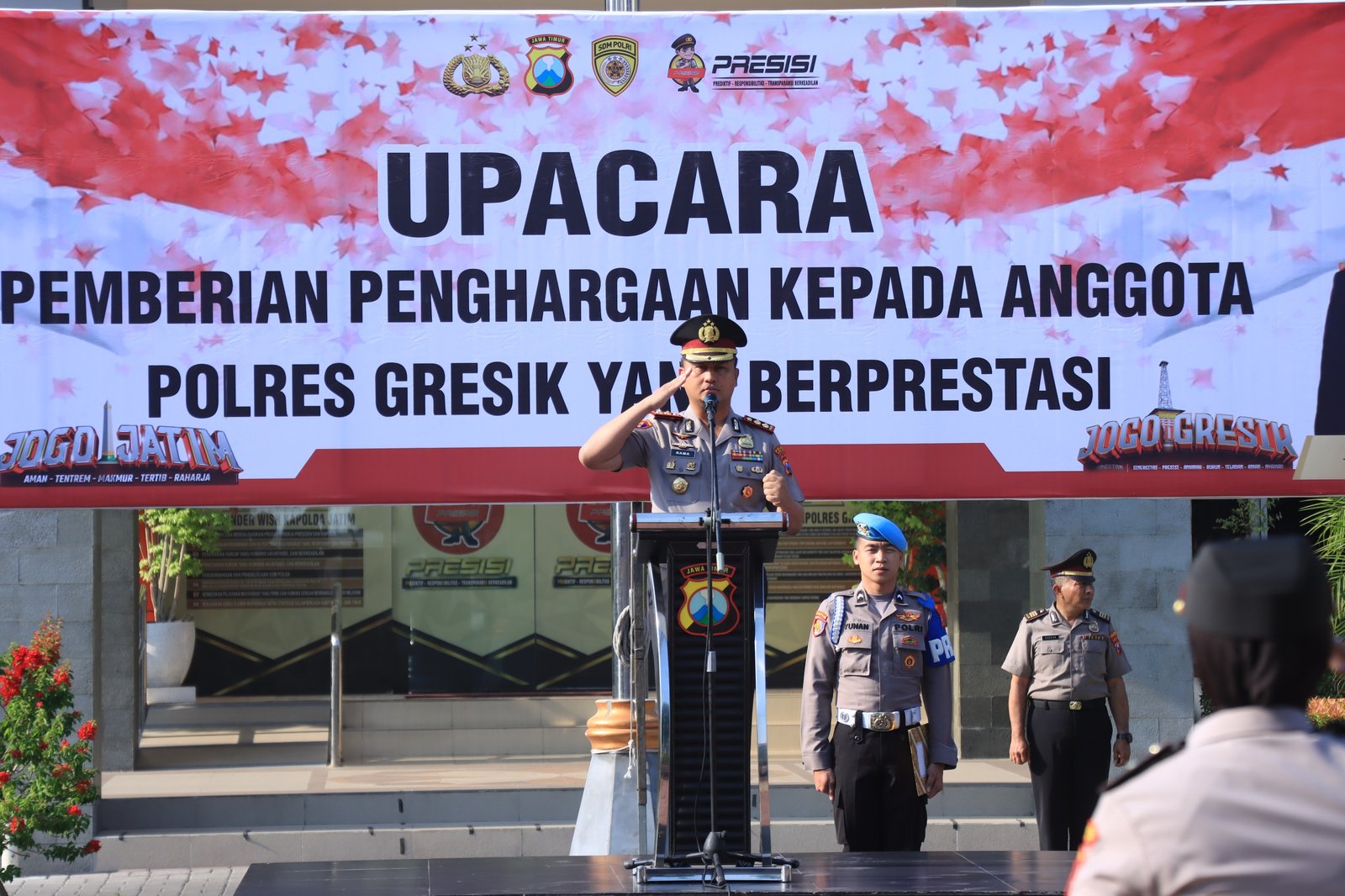 Lima Personel Polres Gresik Raih Penghargaan atas Prestasi Pelayanan Prima Tingkat Nasional