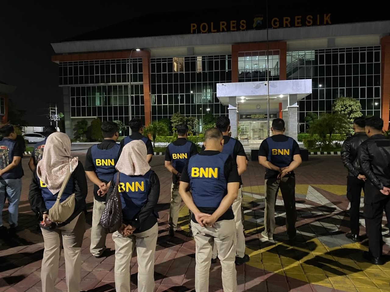 Jaga Kamtibmas Tetap Kondusif, Kapolres Gresik Pimpin Operasi Gabungan Miras dan Narkoba
