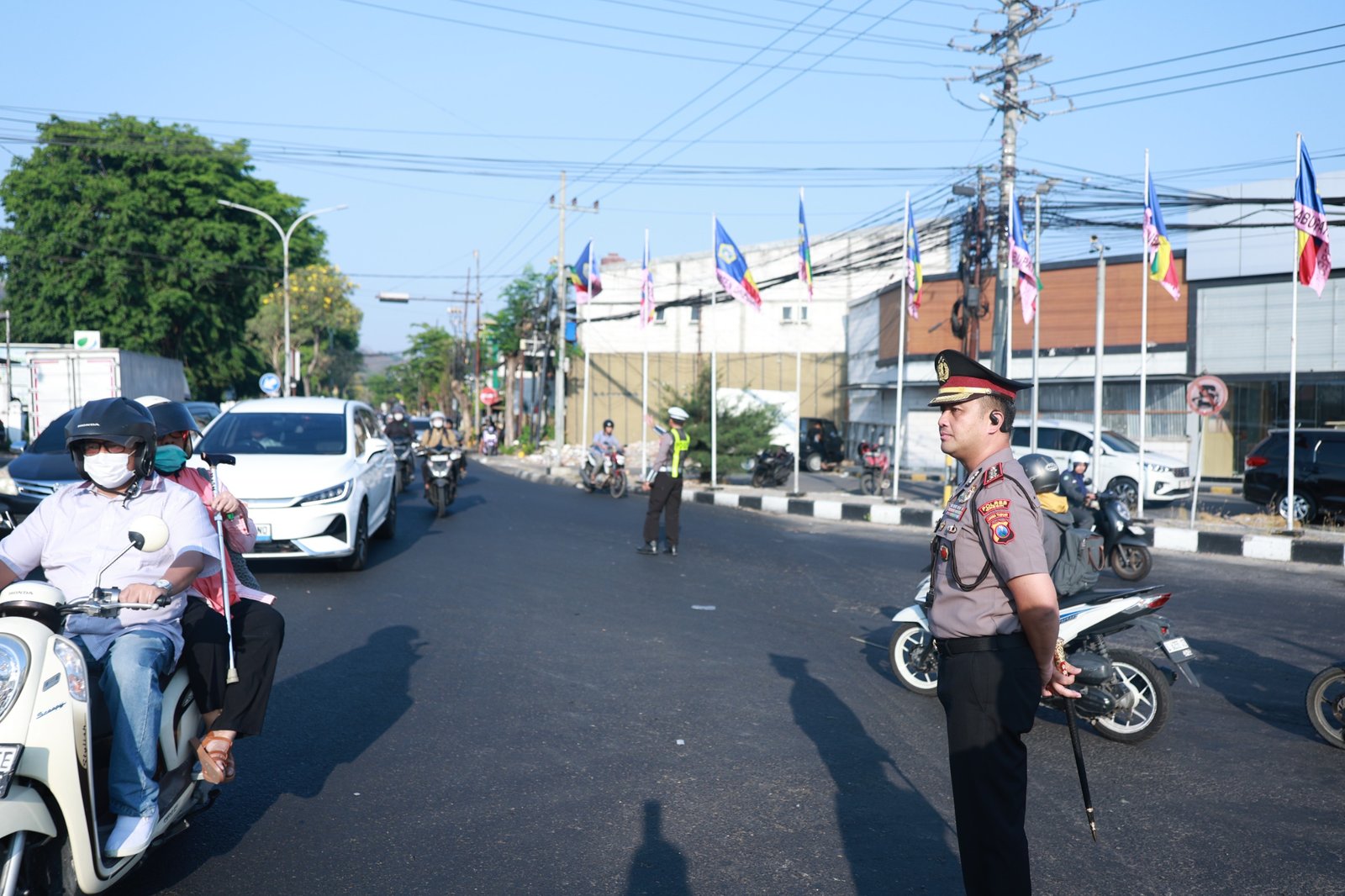 Pastikan Kelancaran Arus lalu lintas, Kapolres Gresik Turun Langsung cek personil dan Atur Lalu Lintas